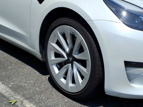 Used 2023 Tesla Model 3 Standard Range RWD image 7