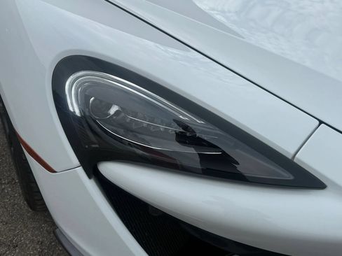 Used 2019 McLaren 570S Spider RWD image 23