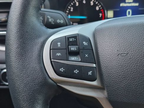 Used 2023 Ford Explorer XLT w/ Equipment Group 202A RWD image 14