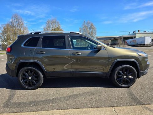 Used 2014 Jeep Cherokee Limited AWD/4WD image 6