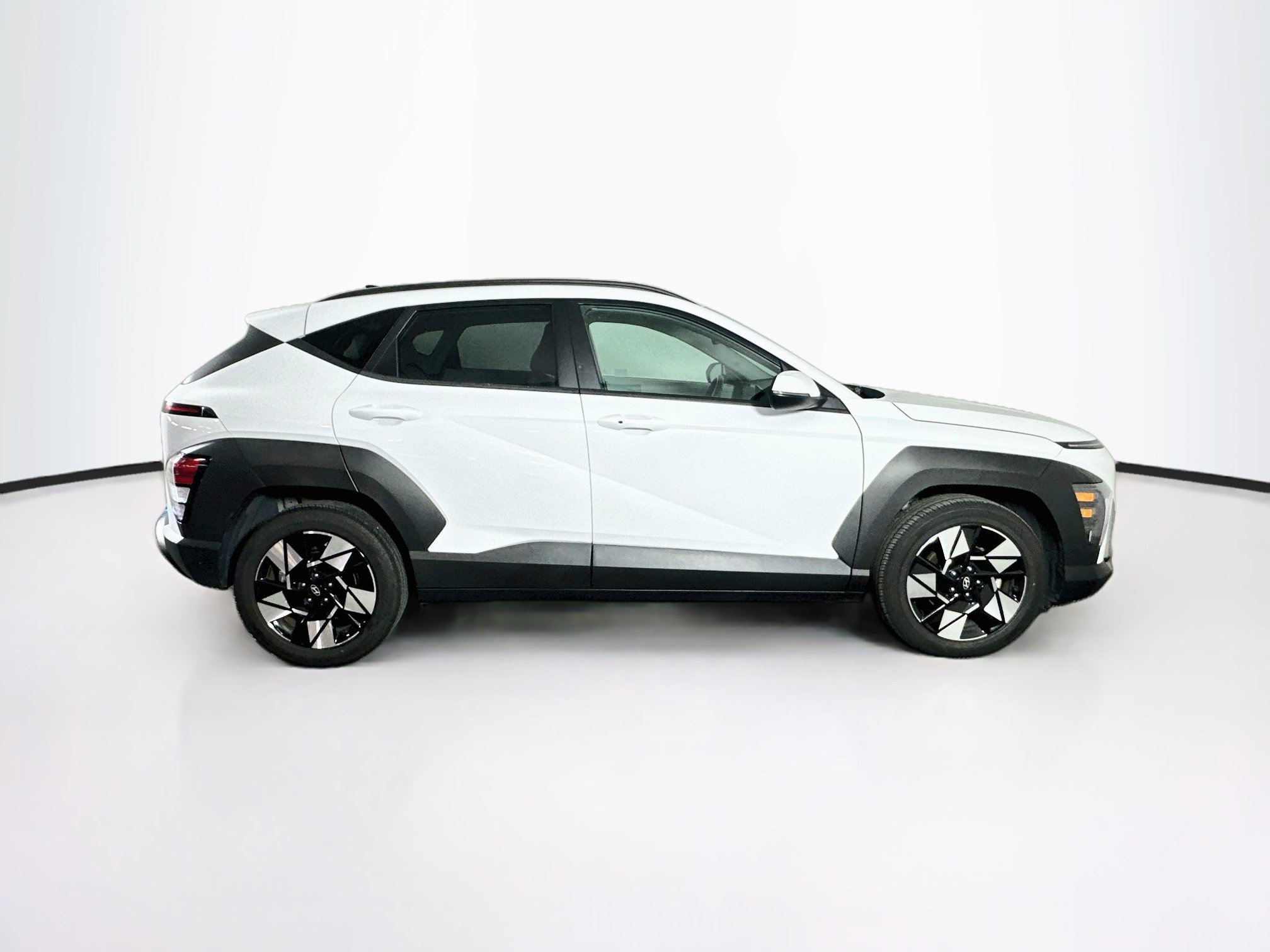 Used 2025 Hyundai Kona SEL FWD image 10