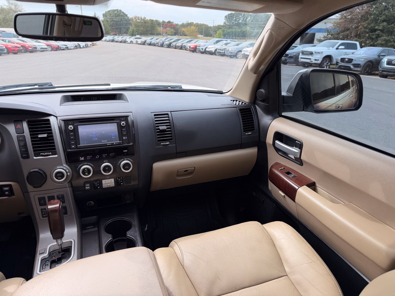 Used 2015 Toyota Sequoia Platinum RWD image 40