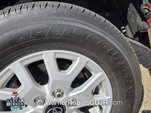 Used 2025 Toyota Tacoma SR5 AWD/4WD image 30