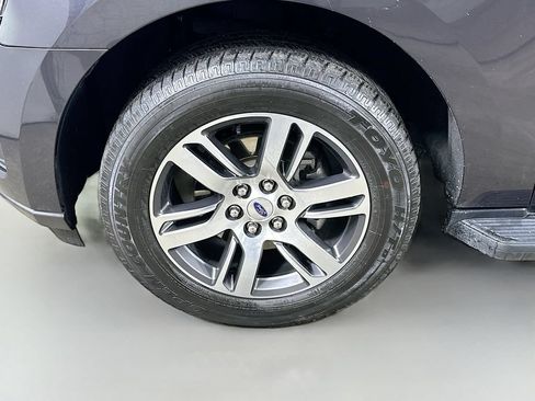 Used 2024 Ford Expedition Limited RWD image 8