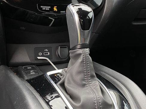 Used 2019 Nissan Rogue Sport SV w/ Technology Package image 16