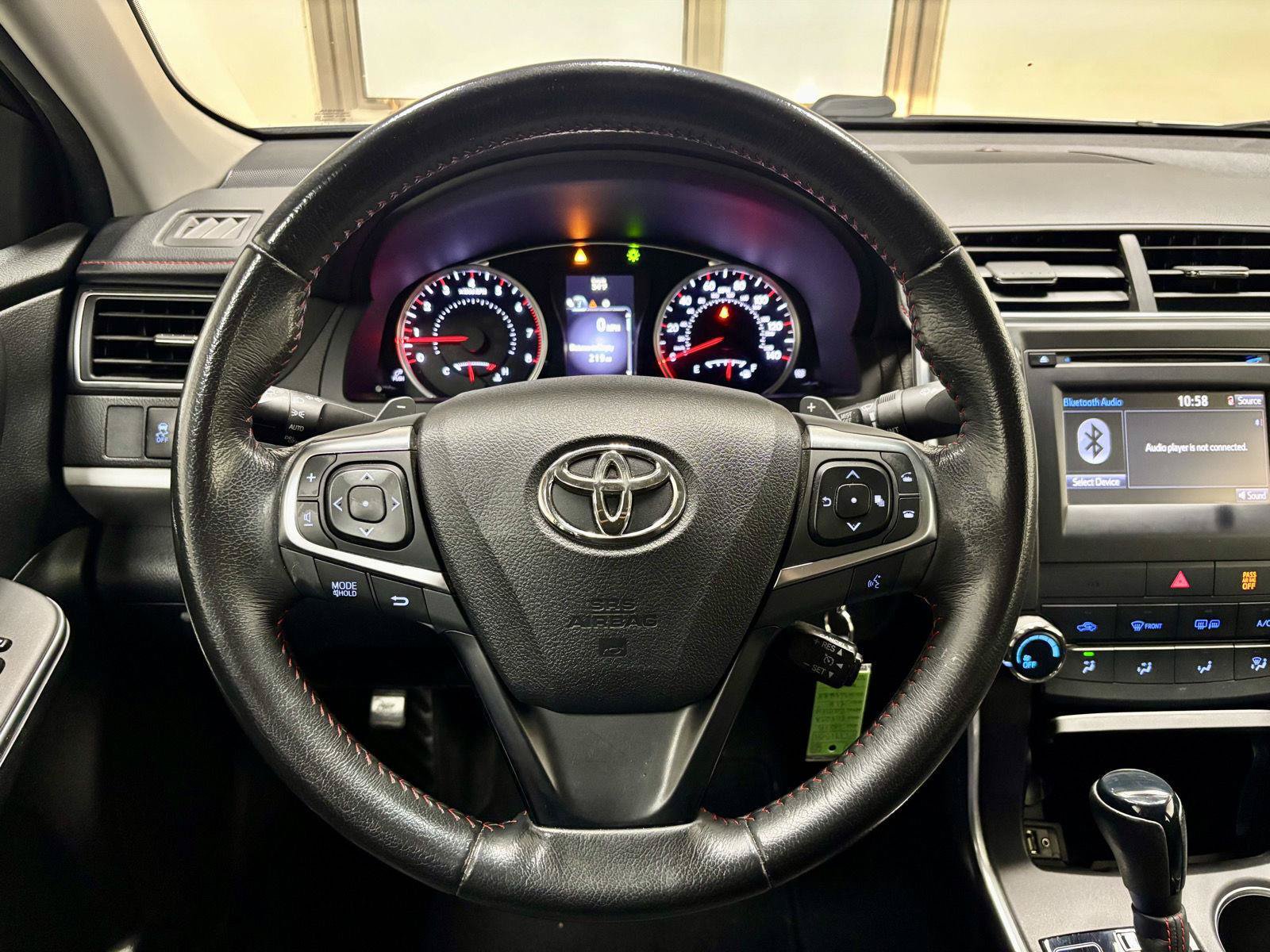 Used 2015 Toyota Camry SE FWD image 21