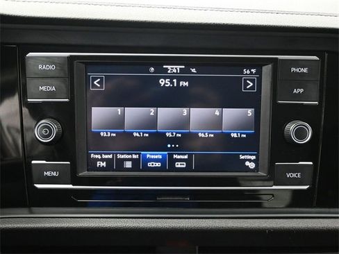 Used 2024 Volkswagen Jetta SE image 16