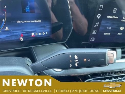 Used 2025 Chevrolet Equinox LT w/ Safety and Technology Package FWD image 18