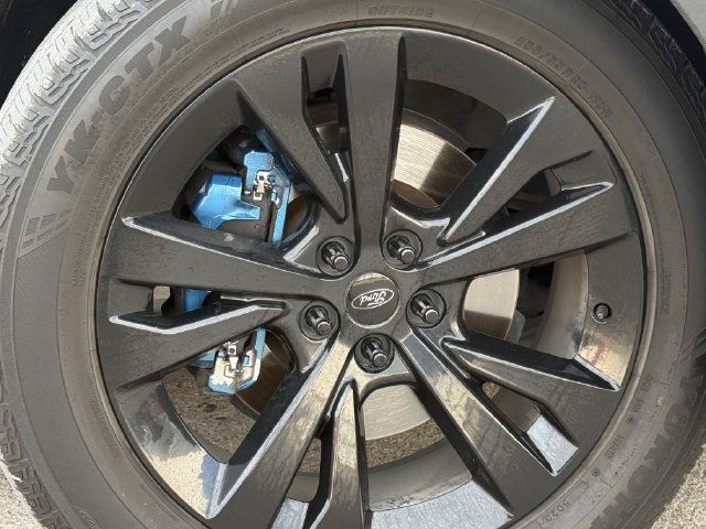 Used 2022 Ford Explorer XLT w/ Equipment Group 202A RWD image 10