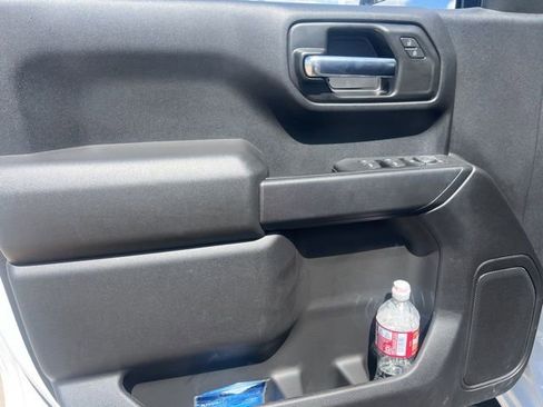 Used 2025 Chevrolet Silverado 1500 Custom image 14
