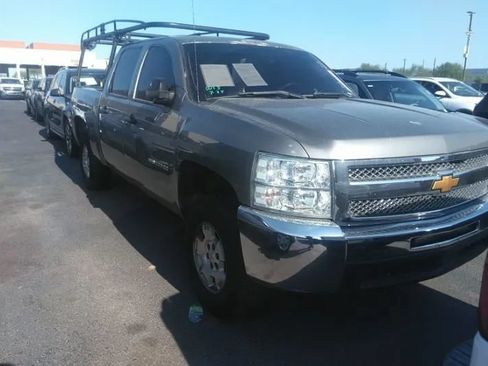 Used 2013 Chevrolet Silverado 1500 LT w/ Convenience Package AWD/4WD image 4