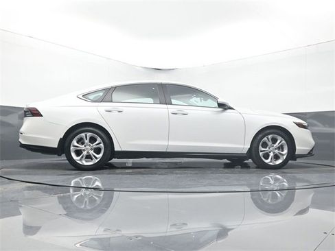 Used 2023 Honda Accord LX image 12