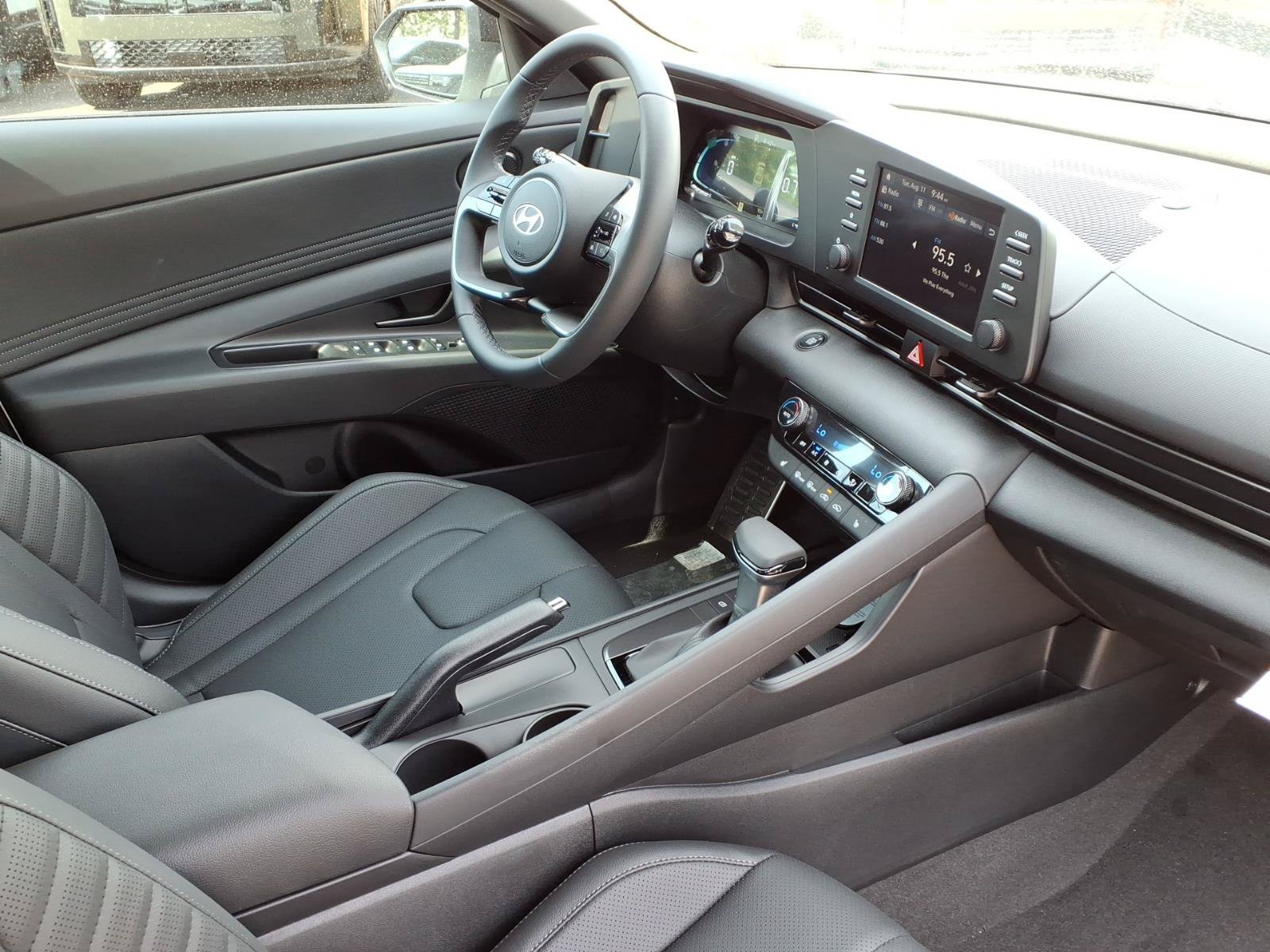 New 2026 Hyundai Elantra SEL Sport FWD image 6