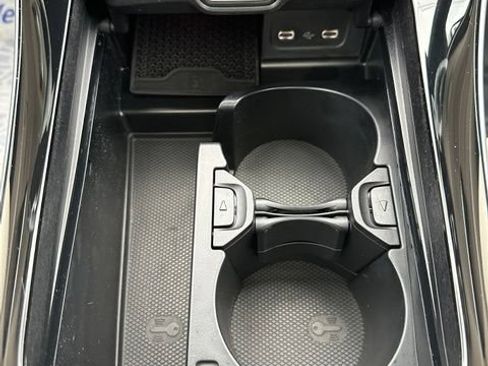 Used 2026 Mercedes-Benz C 300 4MATIC Sedan image 33