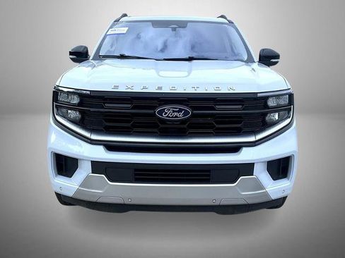 Certified 2025 Ford Expedition Platinum AWD/4WD image 2