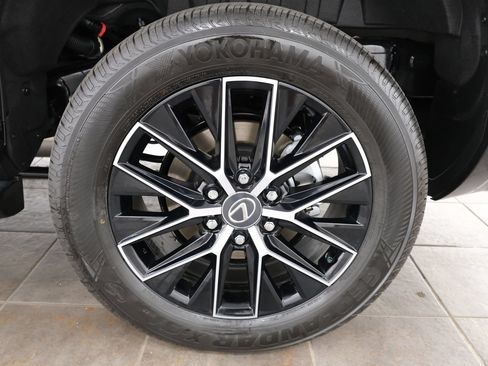 Used 2026 Lexus GX 550 w/ Accessory Package (2T) AWD/4WD image 39