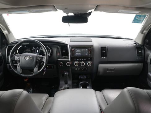 Used 2018 Toyota Sequoia Limited image 17