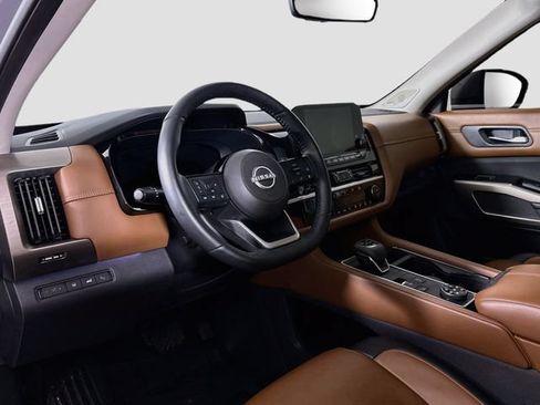 Used 2023 Nissan Pathfinder Platinum AWD/4WD image 9