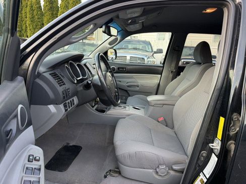 Used 2009 Toyota Tacoma PreRunner image 9