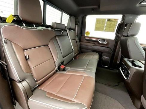 Used 2025 GMC Sierra 3500 Denali w/ Denali Reserve Package image 18