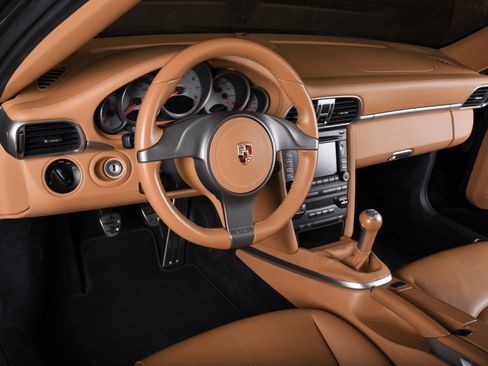 Used 2010 Porsche 911 Targa 4S image 4