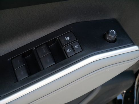 Certified 2026 Toyota Highlander XLE image 19