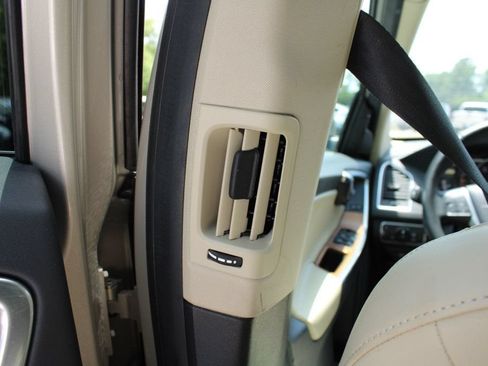 Used 2017 Volvo XC60 T5 Inscription w/ Preferred Option Package FWD image 29