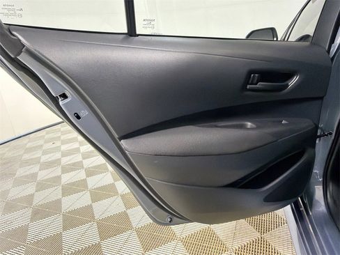 Used 2025 Toyota Corolla LE image 21