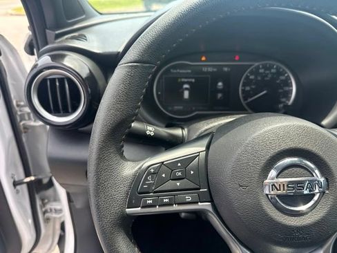 Used 2020 Nissan Kicks SR w/ SR Premium Package FWD image 17