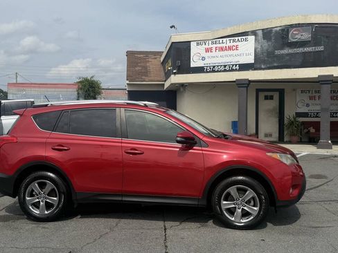 Used 2015 Toyota RAV4 XLE AWD/4WD image 11