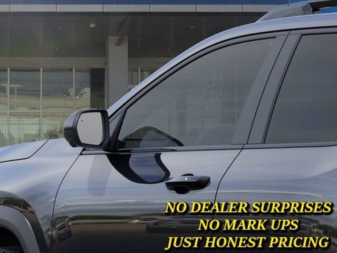 New 2026 Chevrolet Equinox RS w/ Convenience Package III FWD image 12