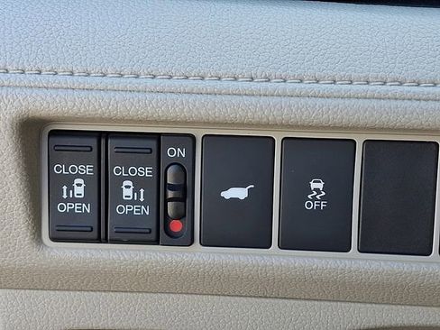 Used 2025 Honda Odyssey EX-L image 26