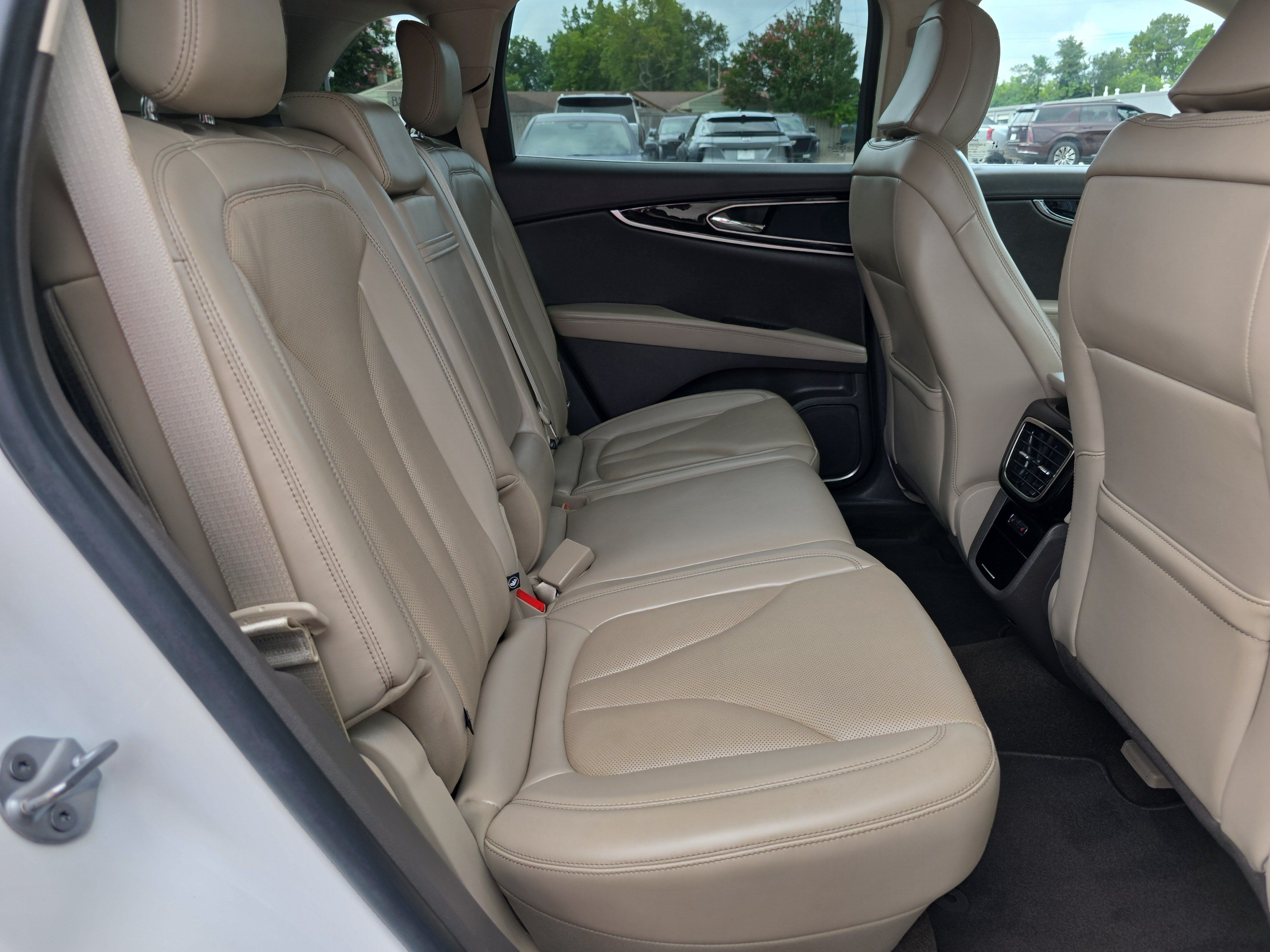 Used 2023 Lincoln Nautilus Reserve AWD/4WD image 15