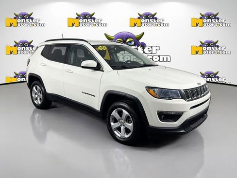 Used 2020 Jeep Compass Latitude w/ Cold Weather Group AWD/4WD image 3