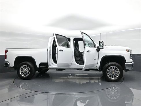 Used 2024 Chevrolet Silverado 2500 LTZ w/ LTZ Plus Package image 69
