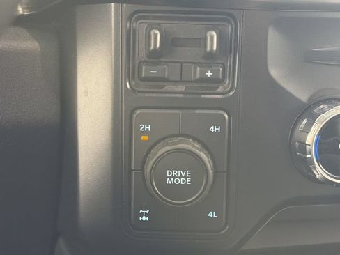 Used 2024 Ford F250 Lariat w/ Lariat Ultimate Package AWD/4WD image 12