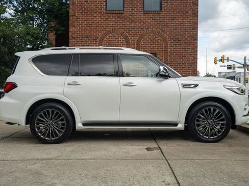 Used 2023 INFINITI QX80 Sensory w/ Cargo Package AWD/4WD image 4