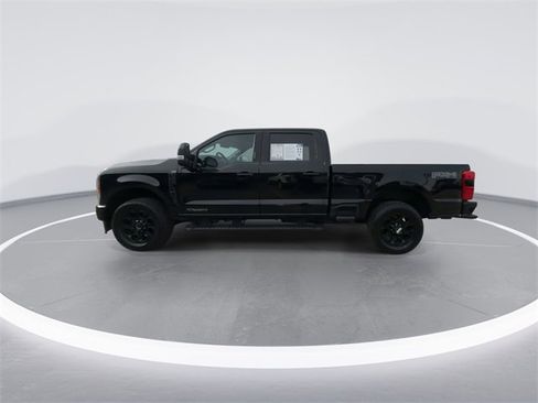 Used 2023 Ford F250 Lariat w/ Black Appearance Package image 5