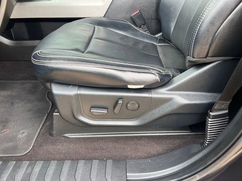Used 2020 Ford F150 Lariat RWD image 15