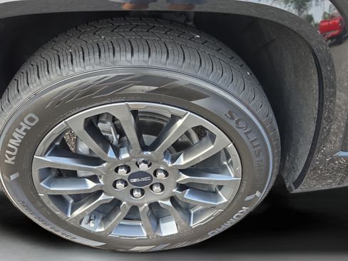 Used 2023 GMC Acadia Denali w/ Black Diamond Edition FWD image 32