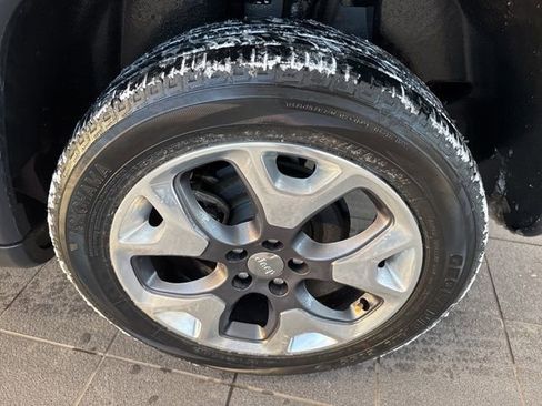 Used 2021 Jeep Compass Limited image 5