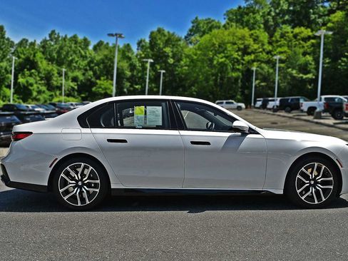 Used 2024 BMW 760i xDrive AWD/4WD image 7
