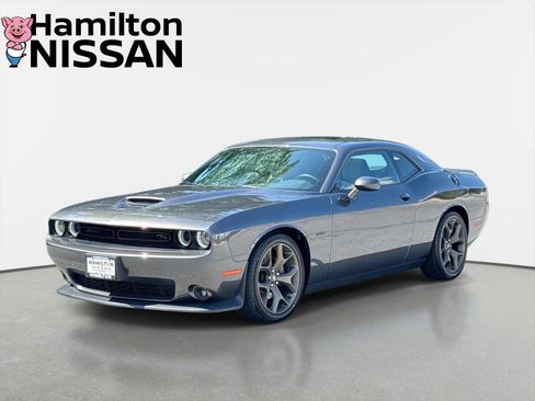 Used 2019 Dodge Challenger R/T RWD image 5