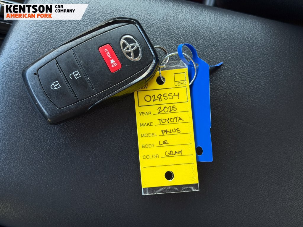 Used 2025 Toyota Prius LE AWD/4WD image 35