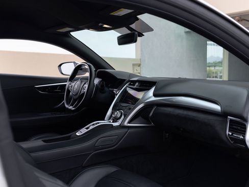 Used 2017 Acura NSX AWD/4WD image 39