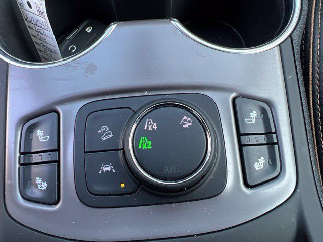 Used 2022 GMC Terrain AT4 AWD/4WD image 32