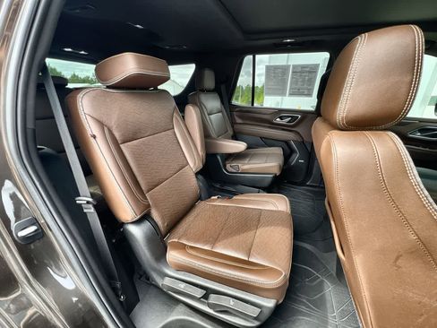 Used 2021 Chevrolet Tahoe High Country w/ Premium Package image 28