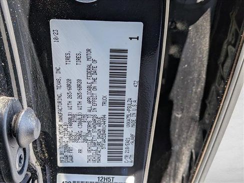 Used 2024 Toyota Tundra Limited AWD/4WD image 13