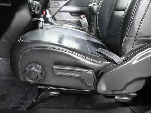 Used 2022 Jeep Wrangler Unlimited Sahara w/ Cold Weather Group image 21