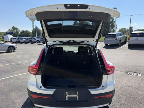 Used 2023 Volvo XC40 B5 Ultimate w/ Protection Package Premier AWD/4WD image 10